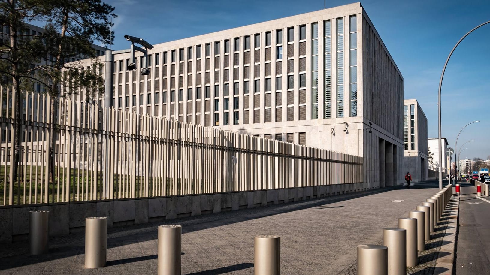 Zentrale des Bundesnachrichtendienstes in Berlin: Die Abhörpraxis des Geheimdienstes im Ausland verletzt laut dem Bundesverfassungsgericht Grundrechte.