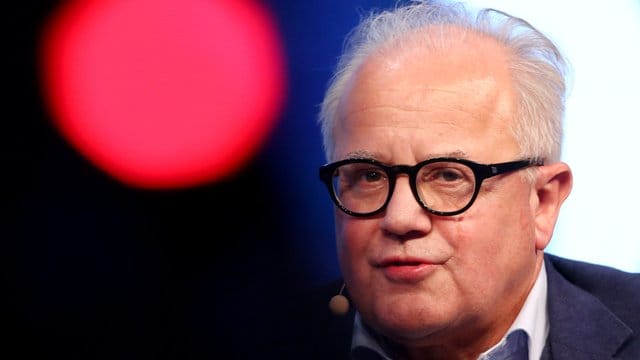 Ist für eine Gehaltsobergrenze im Profifußball: DFB-Präsident Fritz Keller. Ist für eine Gehaltsobergrenze im Profifußball: DFB-Präsident Fritz Keller.