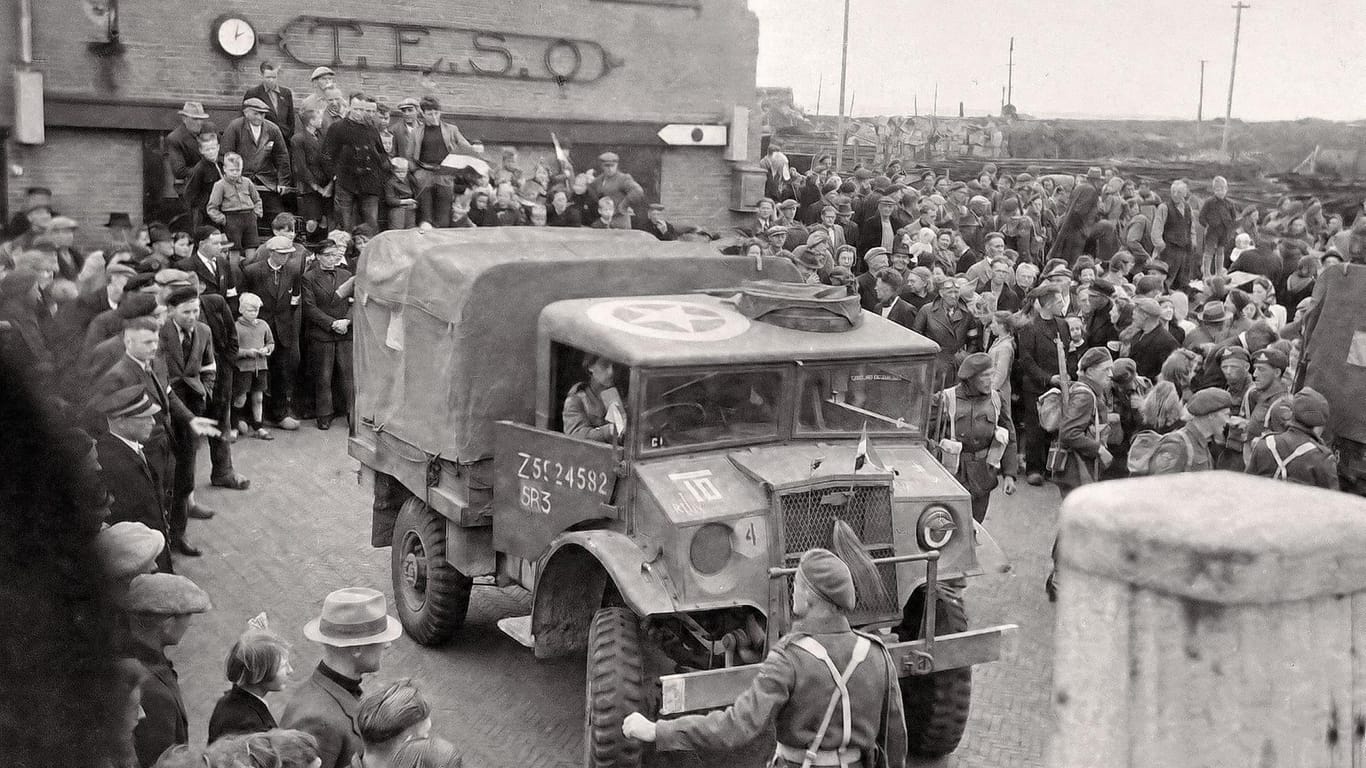 Eintreffende Kanadier: Erst am 20. Mai 1945 endete der Krieg auf Texel.