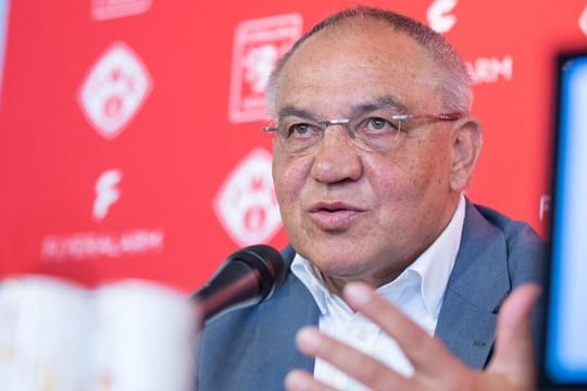 Felix Magath vom Drittligisten Würzburger Kickers kritisiert den DFB.