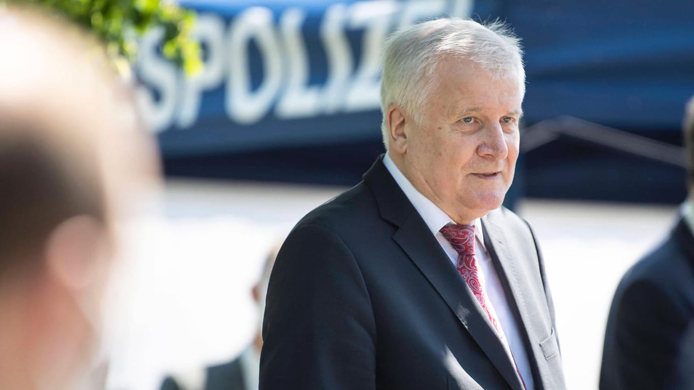 Bundesinnenminister Horst Seehofer: Er warnt vor Extremisten bei Corona-Protesten.