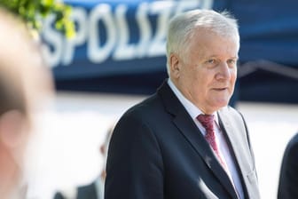 Bundesinnenminister Horst Seehofer: Er warnt vor Extremisten bei Corona-Protesten.