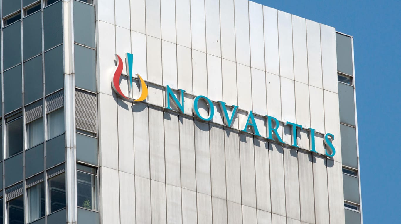 Hauptsitz des Schweizer Pharmaunternehmens Novartis: Das Tochterunternehmen des Konzerns entwickelte eine Arznei gegen einen Gendefekt. (Symbolbild)