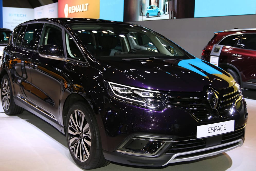 Nagelneu: Erst Anfang des Jahres enthüllte Renault seinen überarbeiteten Espace. Einem Bericht zufolge steht der Van nun vor dem Aus – zusammen mit zwei weiteren Modellen.