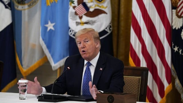 US-Präsident Trump will den G7-Gipfel nun doch als reales Treffen abhalten. US-Präsident Trump will den G7-Gipfel nun doch als reales Treffen abhalten.