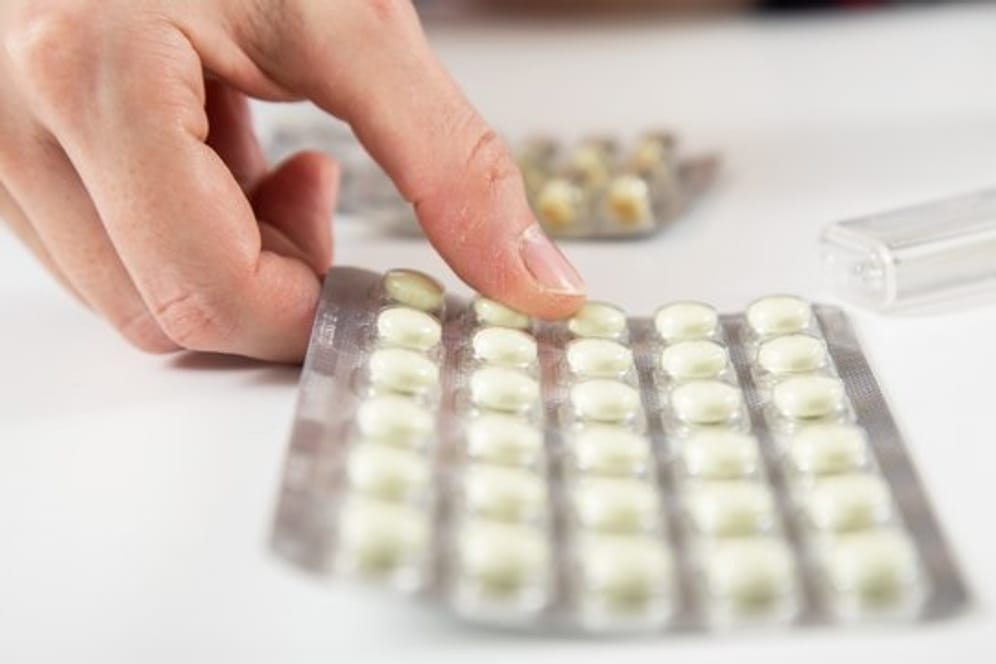 Wie vom Arzt verschrieben: Gerinnungshemmer sollten Herzpatienten auch in Corona-Zeiten zuverlässig und ohne Unterbrechung einnehmen.
