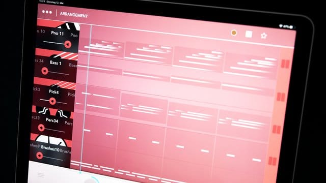Spielerisch mit der Kadenz-Harmonik beschäftigen können sich Lernwillige mit der kostenlosen iPad-App "Tin Pan Rythm". Spielerisch mit der Kadenz-Harmonik beschäftigen können sich Lernwillige mit der kostenlosen iPad-App "Tin Pan Rythm".