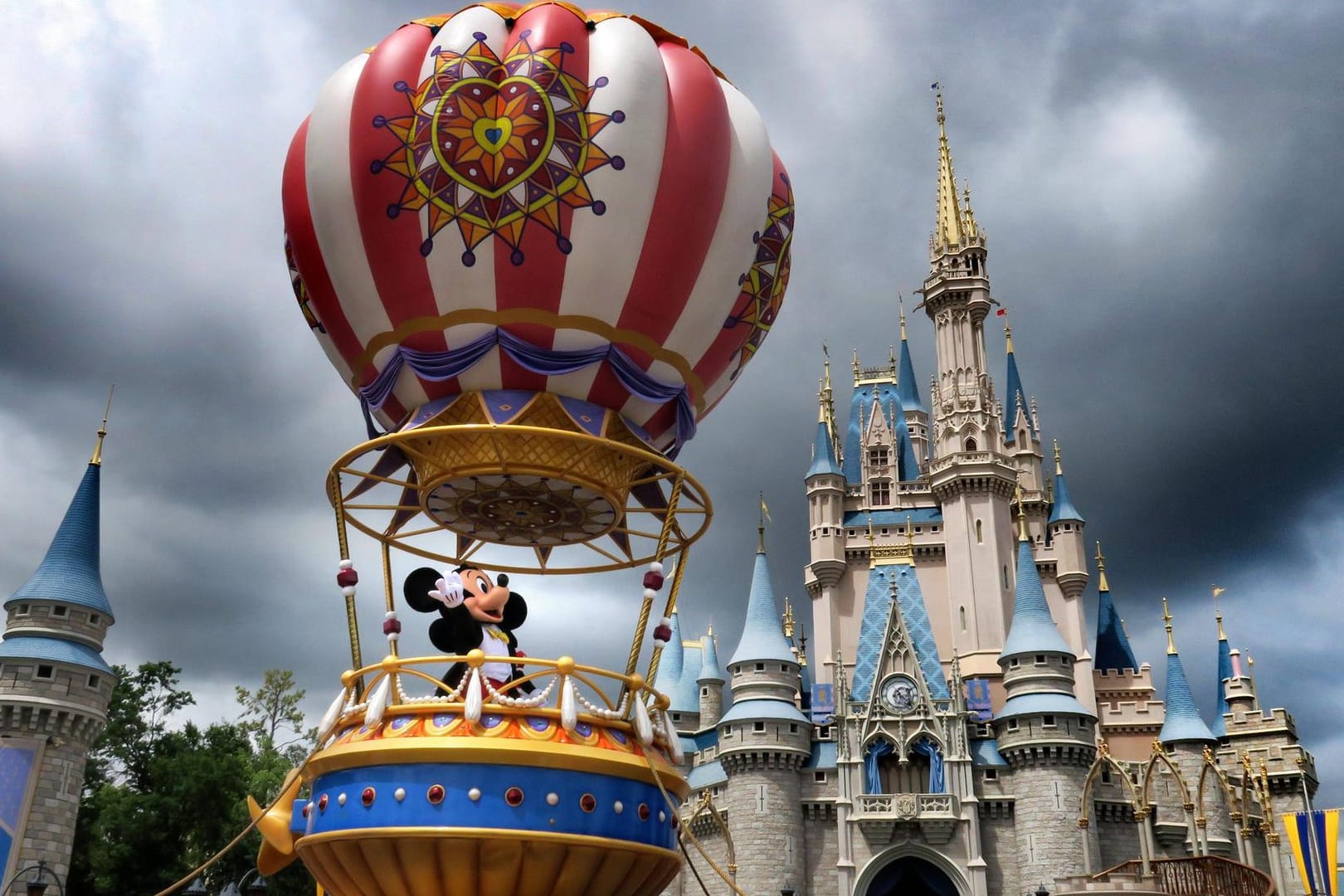 Disney World in Florida: Die NBA überlegt offenbar, die Saison im Freizeitpark zu Ende zu spielen.