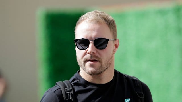 Valtteri Bottas aus Finnland gibt sein Debüt in der virtuellen Formel-1-Rennserie.