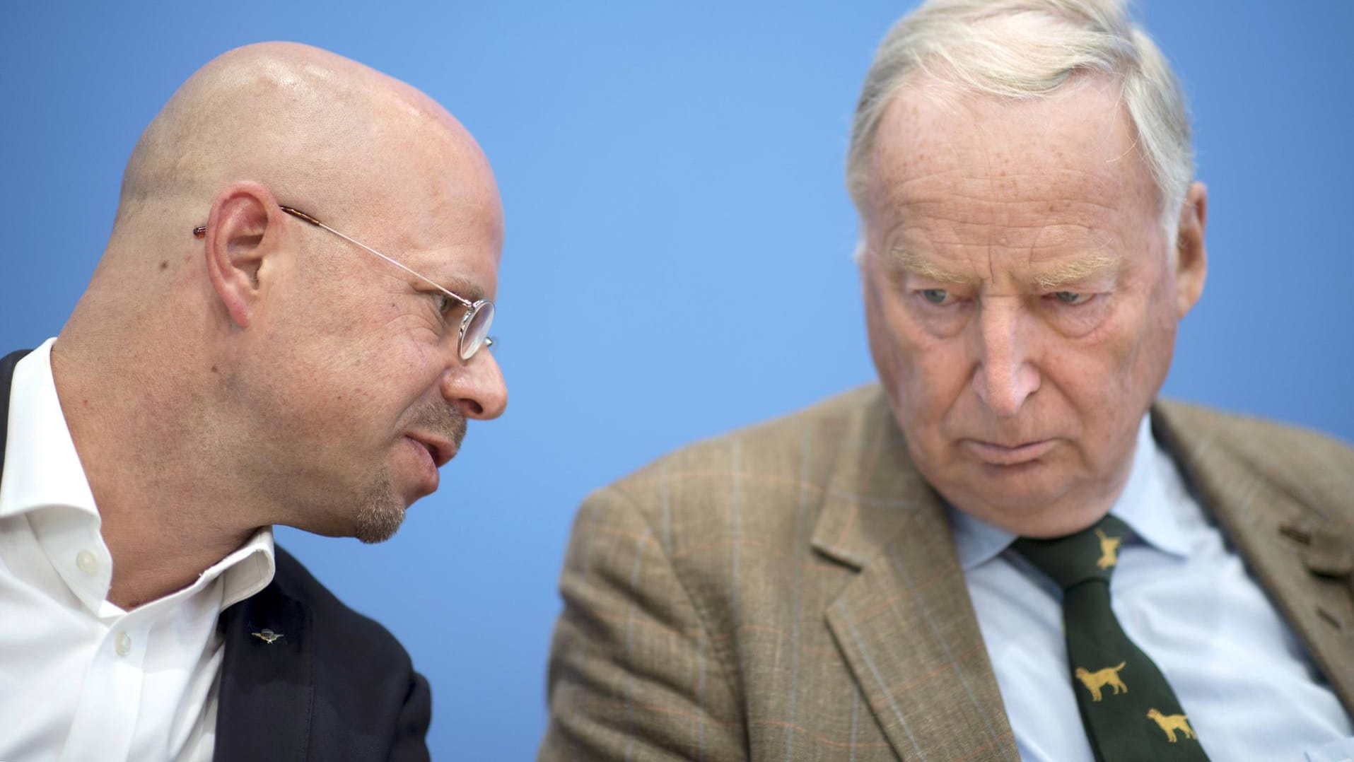 Andreas Kalbitz (li.) und Alexander Gauland (re.): Der AfD droht im Streit um Kalbitzs Rauswurf die Spaltung.