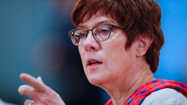 Annegret Kramp-Karrenbauer (CDU) Annegret Kramp-Karrenbauer (CDU)