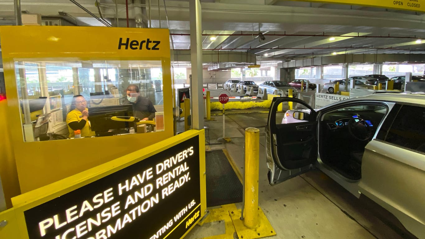 Der US-Autovermieter in Florida: Nun muss Hertz Insolvenz anmelden. Die Autovermietung in Deutschland soll davon nicht betroffen sein.