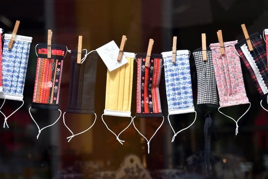 Die Pflicht zum Tragen einer Mund-Nasen-Bedeckungen soll in Thüringen bald Geschichte sein.