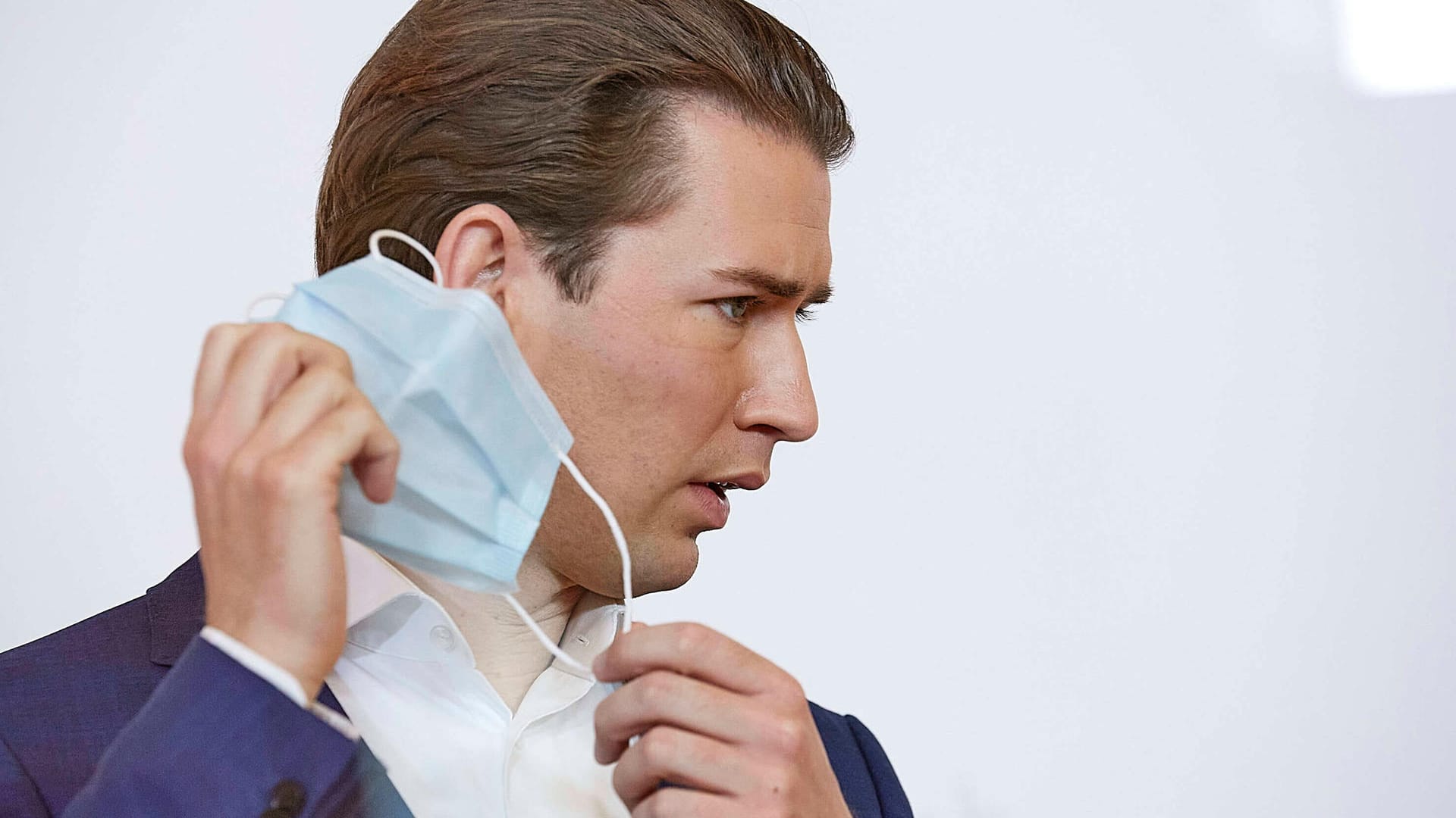 Österreichs Kanzler Sebastian Kurz: Besonders wichtig sei den Staaten eine Befristung dieser Nothilfen auf zwei Jahre, hieß es am Samstag aus dem österreichischen Kanzleramt. Österreichs Kanzler Sebastian Kurz: Besonders wichtig sei den Staaten eine Befristung dieser Nothilfen auf zwei Jahre, hieß es am Samstag aus dem österreichischen Kanzleramt.