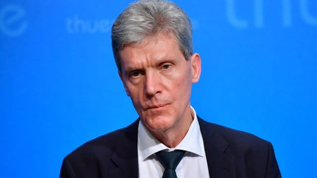 Helmut Holter (Die Linke), Minister für Bildung, Jugend und Sport im Freistaat Thüringen. Helmut Holter (Die Linke), Minister für Bildung, Jugend und Sport im Freistaat Thüringen.