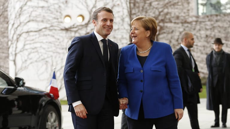 Emmanuel Macron (li.) und Angela Merkel (re.): Die Politiker schlagen einen europäischen Wiederaufbau-Fonds vor.