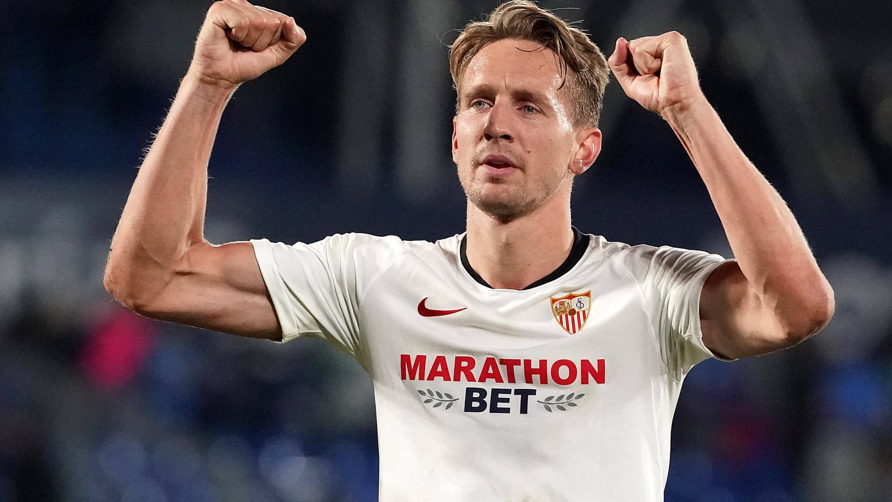 Sevilla-Profi Luuk de Jong: Der Ex-Gladbacher feierte mit Teamkollegen eine verbotene Gartenparty. Sevilla-Profi Luuk de Jong: Der Ex-Gladbacher feierte mit Teamkollegen eine verbotene Gartenparty.