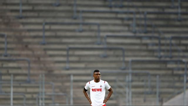 Jhon Cordoba durfte den Elfmeter für den 1. Jhon Cordoba durfte den Elfmeter für den 1.