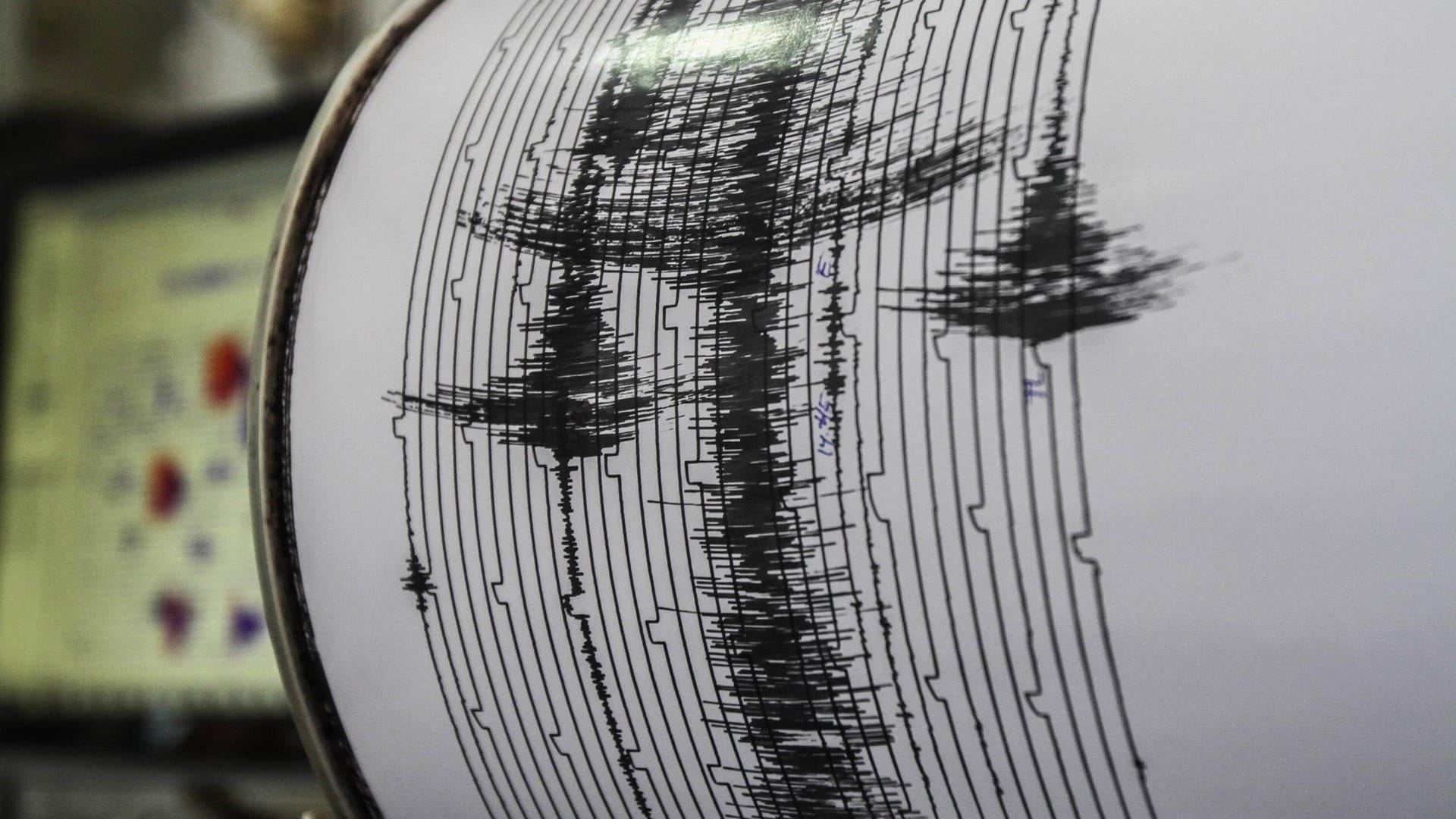 Ein Seismograph macht eine Aufzeichnung: Karlsruher Forscher konnten in der Corona-Krise ungeahnte Signale registrieren.