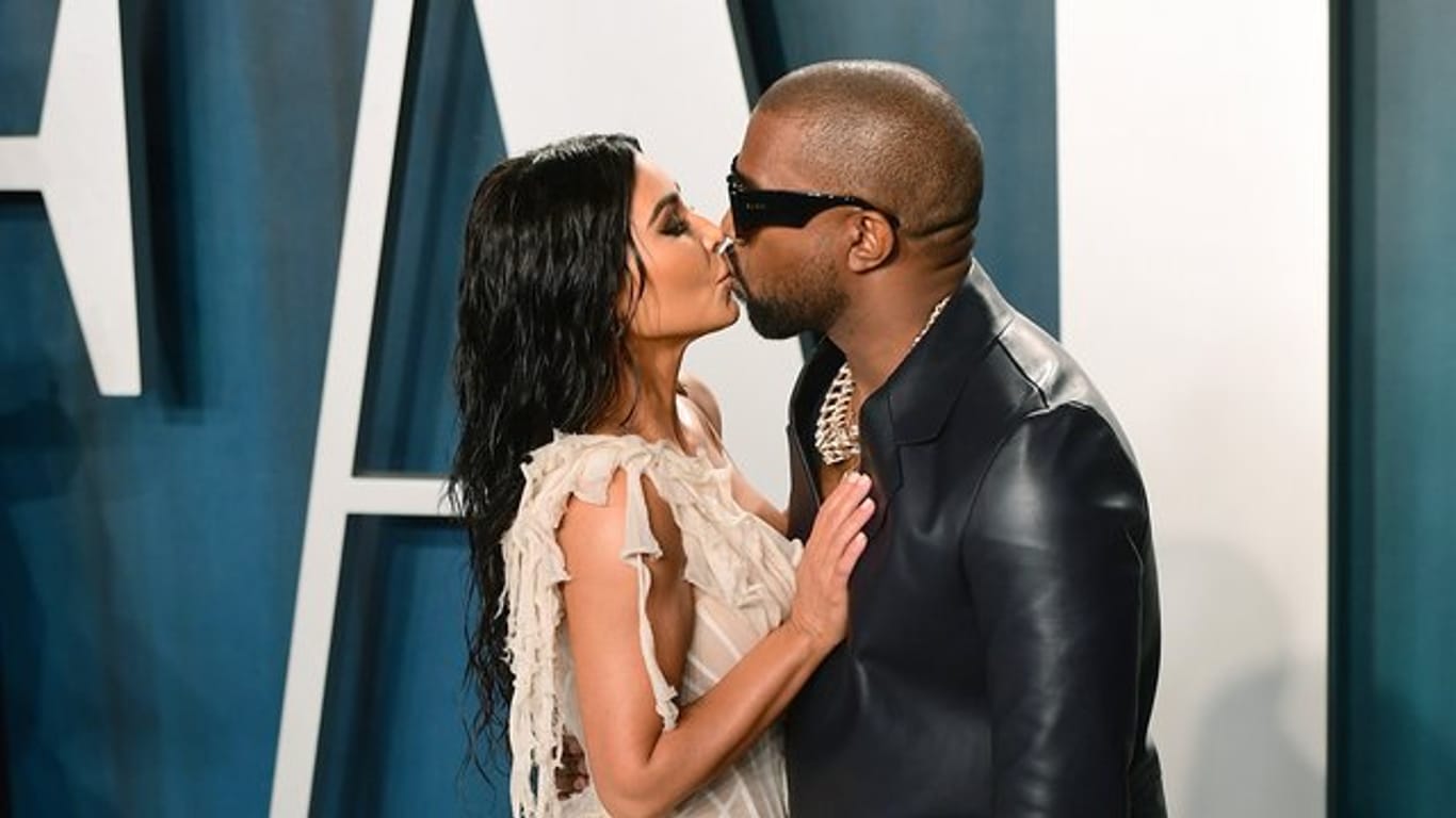 Kim Kardashian und Kanye West bei ihrer Ankunft zu der Oscar-Party von Vanity Fair 2020.