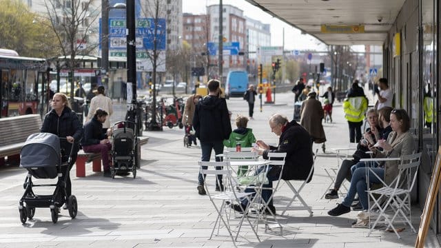 Das öffentliche Leben in Schweden - hier eine Aufnahme aus Stockholm vom 20.