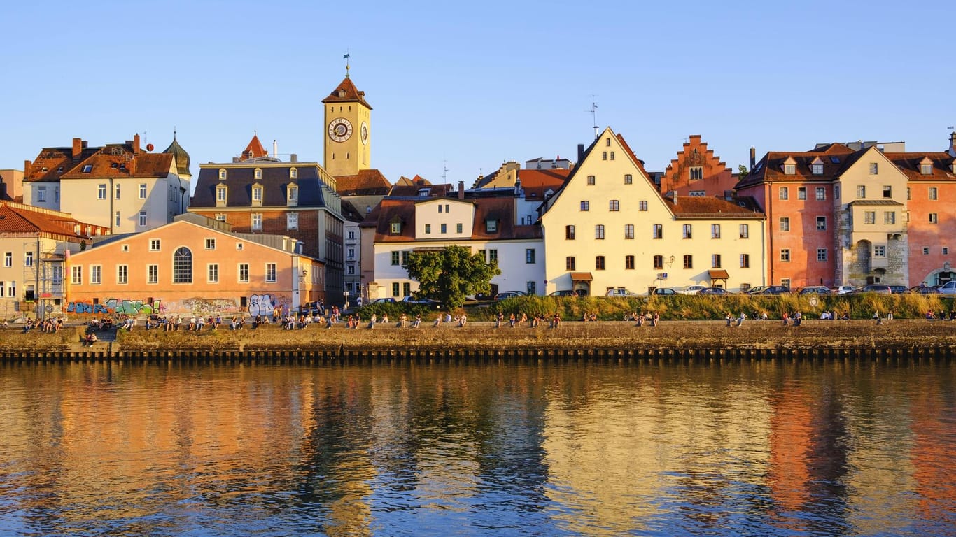 Regensburg: In der Stadt in der Oberpfalz haben sich 56 Flüchtlinge mit dem Coronavirus infiziert.