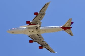 Eine Boeing von Virgin Orbit startet vom Raumfahrthafen Mojave Air.