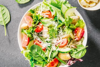 Salat: Kann der Körper ihn am Abend genauso gut verdauen wie tagsüber?