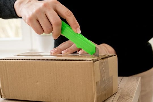 Die Spannung steigt: Kann die Bestellung aus dem China-Shop die Erwartungen erfüllen?.