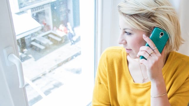 Besser Vereinbarungen schriftlich geben lassen: Geht es um den Handyvertrag, sind vorschnelle Zusagen am Telefon fehl am Platz. Besser Vereinbarungen schriftlich geben lassen: Geht es um den Handyvertrag, sind vorschnelle Zusagen am Telefon fehl am Platz.