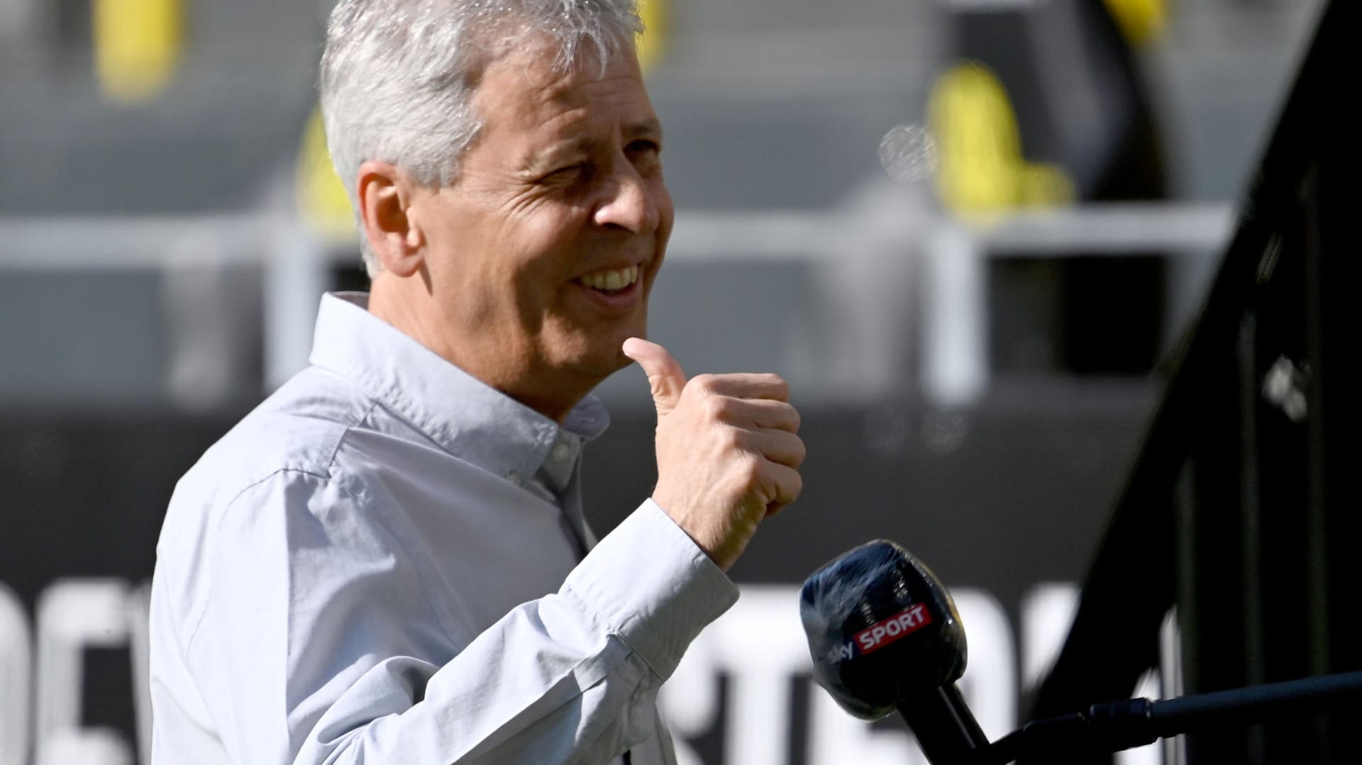 Lucien Favre: Der BVB-Trainer will seinen Vertrag erfüllen.