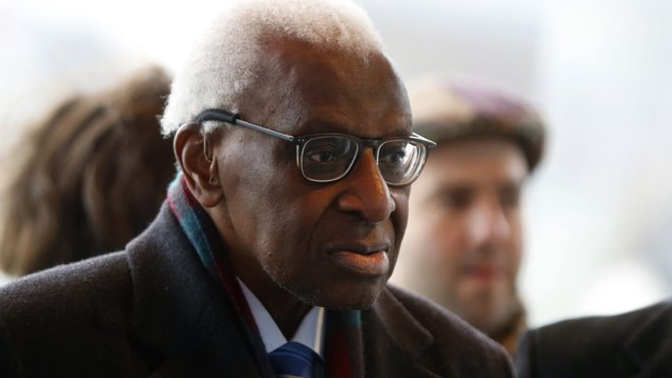 Das Gericht beschäftigt sich mit dem Ex-Leichtathletik-Chef Lamine Diack.