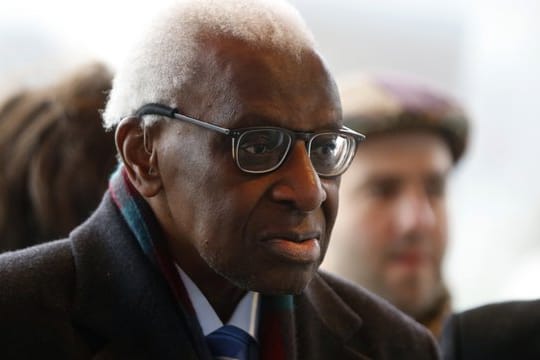 Das Gericht beschäftigt sich mit dem Ex-Leichtathletik-Chef Lamine Diack.