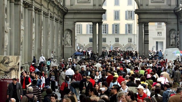 Ein Bild aus alten Zeiten (2006): Florenz fehlen die Touristen und Museumsbesucher. Ein Bild aus alten Zeiten (2006): Florenz fehlen die Touristen und Museumsbesucher.