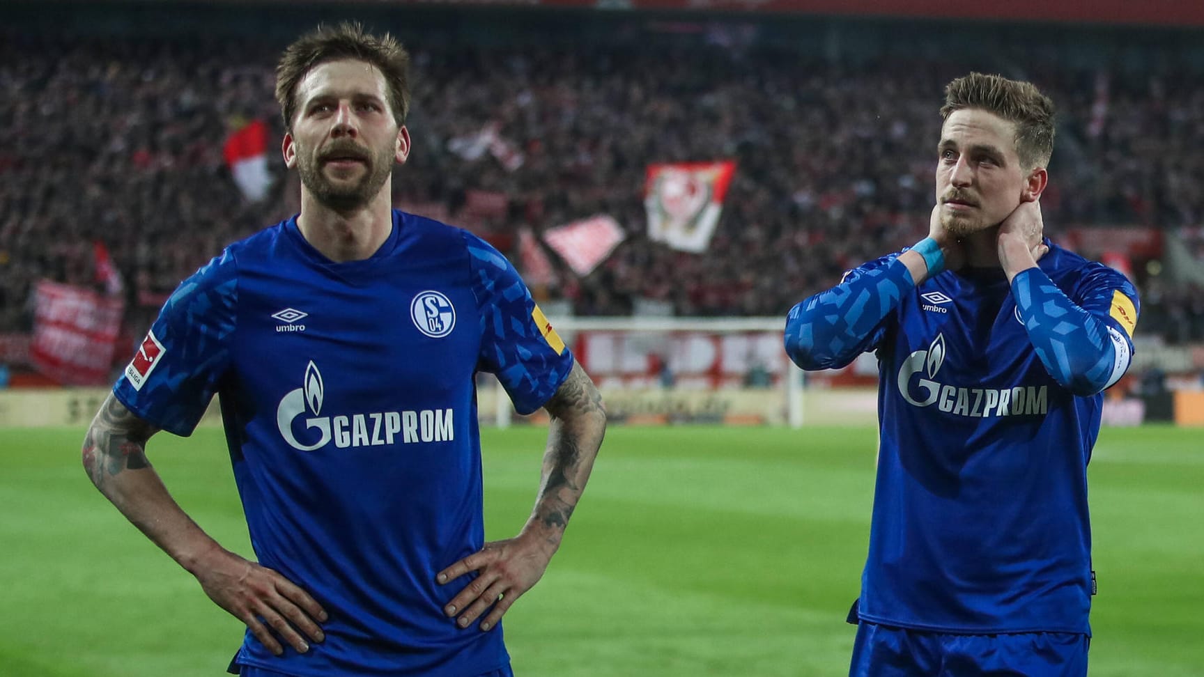 Guido Burgstaller (li.) und Bastian Oczipka (re.): Zwei Gesichter der Schalker Krise.