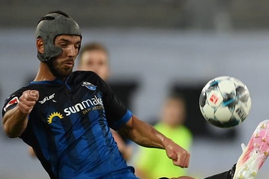 Paderborns Klaus Gjasula hat schon 15 Gelbe Karten in dieser aison gesehen.