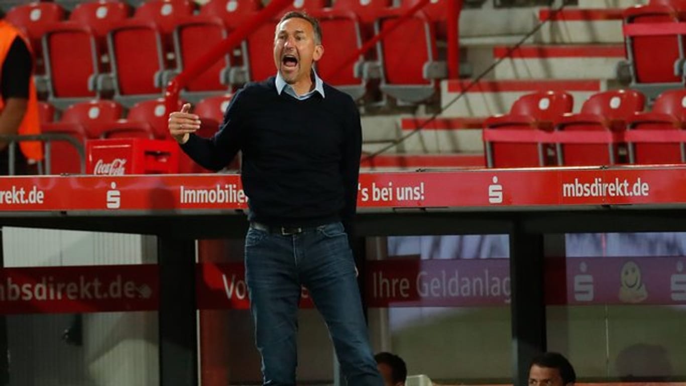 Mainz-Trainer Achim Beierlorzer kam mit seiner Mannschaft nicht über ein 1:1 bei Union Berlin hinaus.