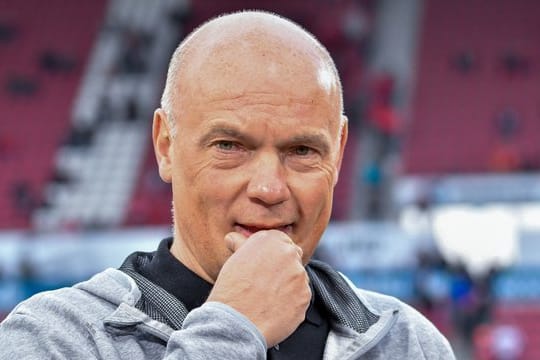 Düsseldorfs Trainer Uwe Rösler: Der 51-Jährige will es dem FC Bayern München mit seinem Team schwer machen.