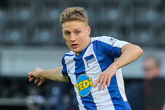 Santiago Ascacibar muss wegen einer Fußprellung einen sogenannten "Airwalker" tragen.