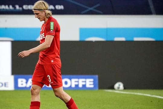 Der Kölner Sebastiaan Bornauw wurde für zwei Spiele gesperrt.