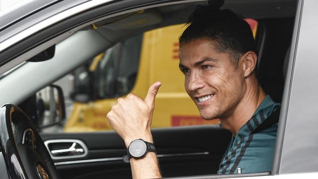 Cristiano Ronaldo darf bei Juventus Turin in der Serie A bald wieder seine Fußball-Kunst zeigen.