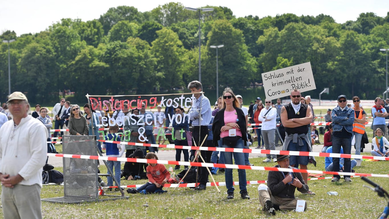 Demonstration auf der Theresienwiese: Der Veranstalter einer kommenden Demo hat die Zulassung von 10.000 Teilnehmern gefordert.