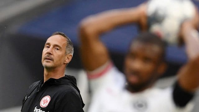 Adi Hütter ist der Trainer von Eintracht Frankfurt.