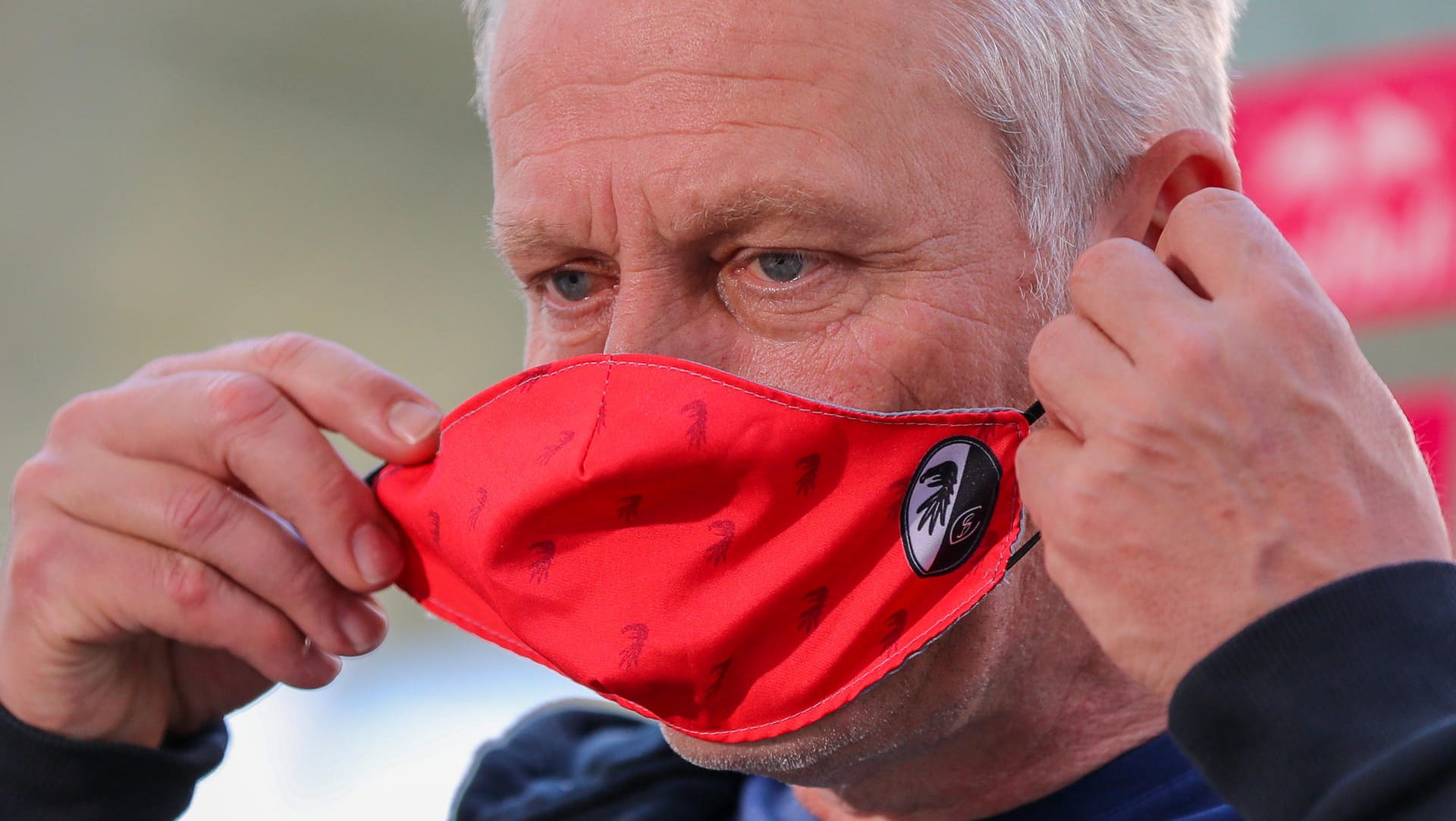 Christian Streich: Der Freiburg-Trainer ist mit seiner Mannschaft nach der Corona-Pause in drei Spielen noch sieglos. Christian Streich: Der Freiburg-Trainer ist mit seiner Mannschaft nach der Corona-Pause in drei Spielen noch sieglos.
