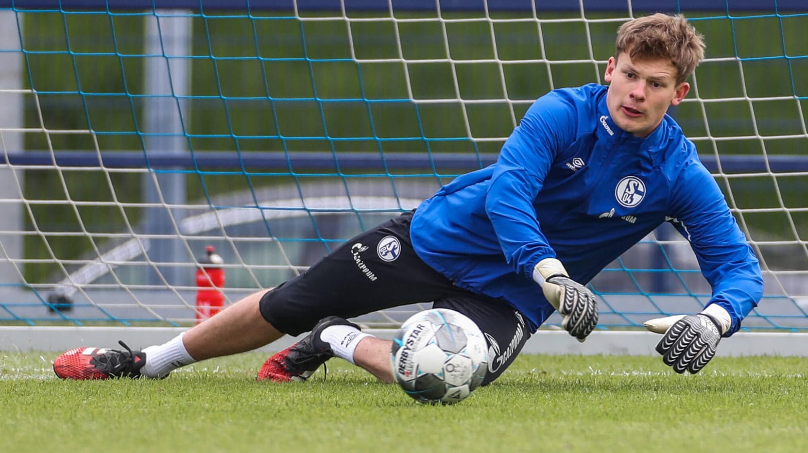 Alexander Nübel: Der "Noch-Schalker" wechselt im Sommer zum FC Bayern. Alexander Nübel: Der "Noch-Schalker" wechselt im Sommer zum FC Bayern.