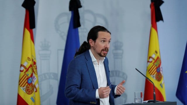 Pablo Iglesias vom Linksbündnis Unidas Podemos bei einer Pressekonferenz zum Grundeinkommen. Pablo Iglesias vom Linksbündnis Unidas Podemos bei einer Pressekonferenz zum Grundeinkommen.