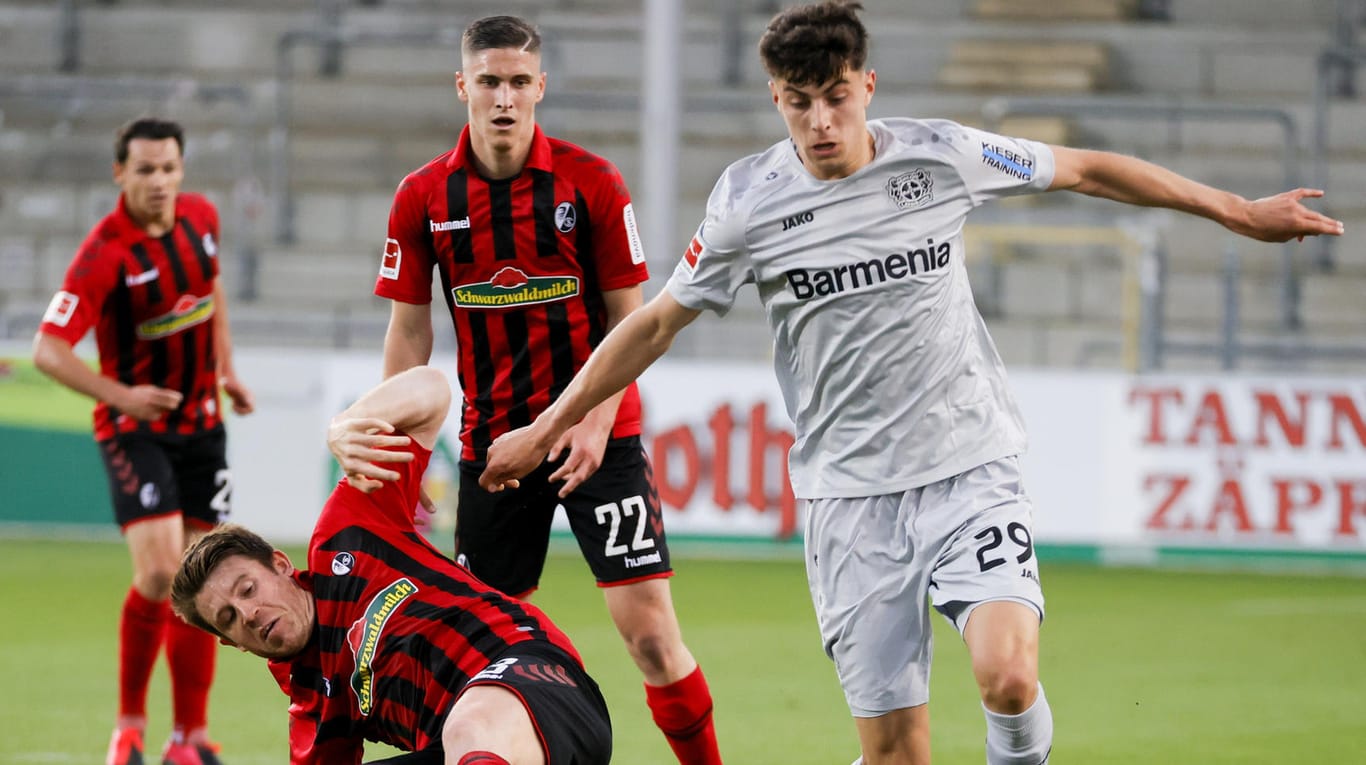 Kai Havertz (re): Der Leverkusener erzielte das 1:0 für Leverkusen in Freiburg.