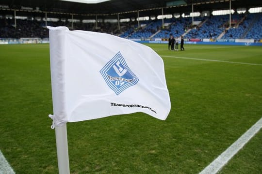 Der SV Waldhof Mannheim will mit einem Heimsieg gegen den KFC Uerdingen seinen Aufstiegsplatz verteidigen.