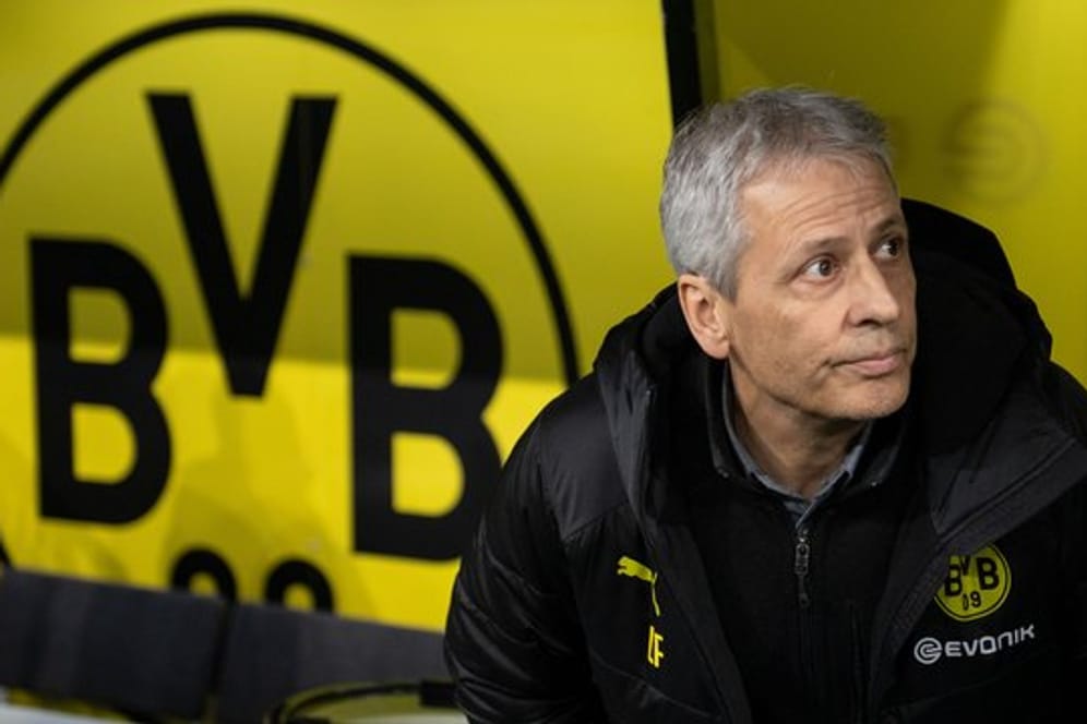 Um die Zukunft von Dortmunds Trainer Lucien Favre gibt es erneut Diskussionen.
