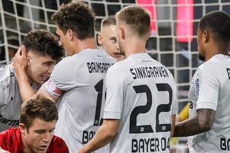 Leverkusen siegte in Freiburg dank Kai Havertz (l).